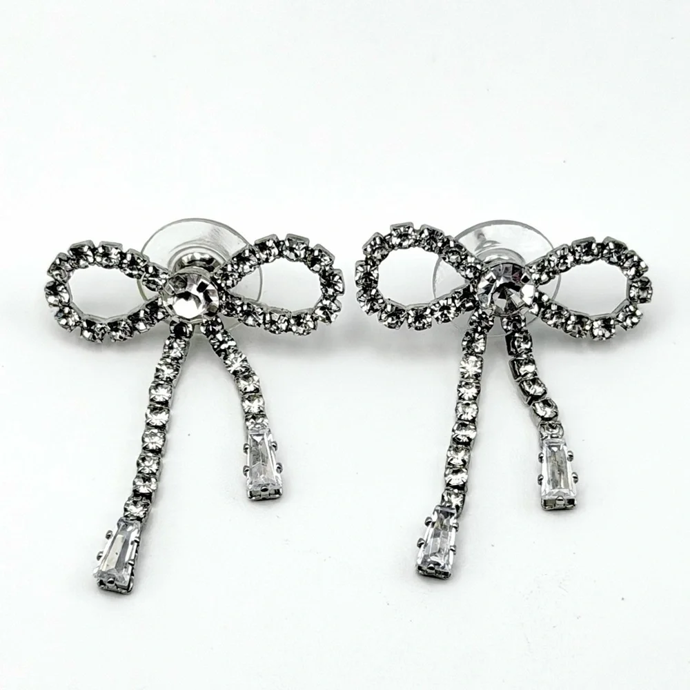 NWT Coach Crystal Pavé Bow Fringe Earrings – Clear Rhinestone Studs MSRP $118 - Picture 2 of 9